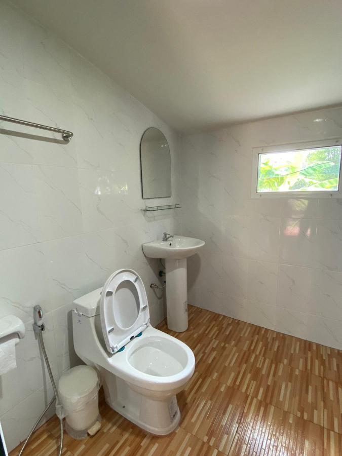 Baanphuthadol Hotel Mae Hong Son Exterior photo