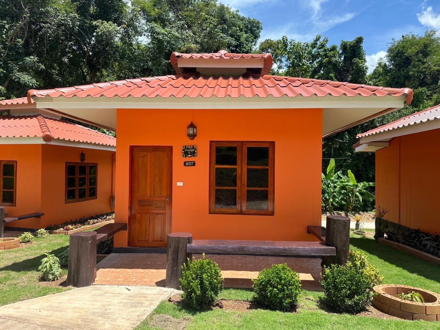 Baanphuthadol Hotel Mae Hong Son Exterior photo