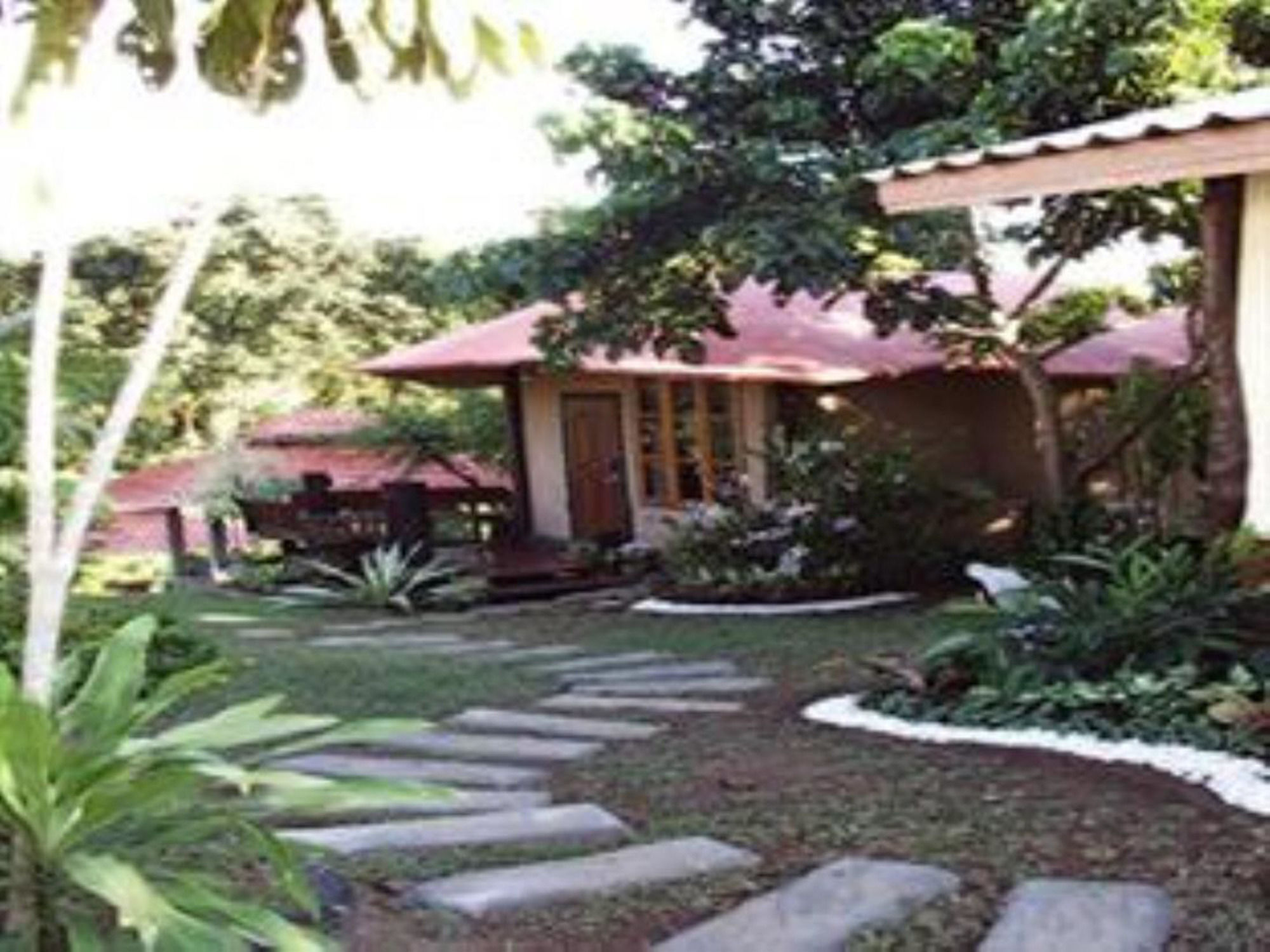 Baanphuthadol Hotel Mae Hong Son Exterior photo